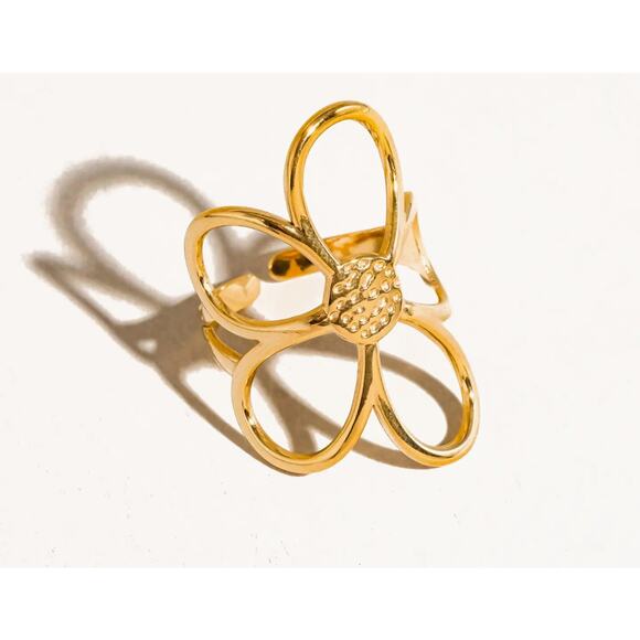 Elegant Gold Flower Ring - Picture 3 of 3